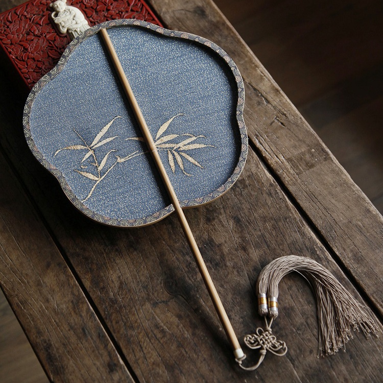 lijing/李晶 缂丝蟹青底金竹叶团扇