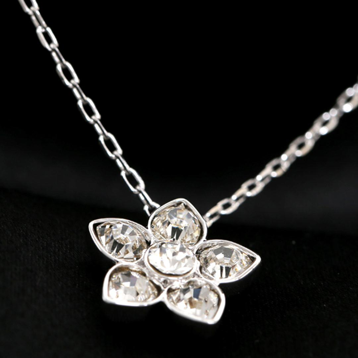 swarovski/施华洛世奇 attirbute series 女士银色花朵项链 项饰/吊坠