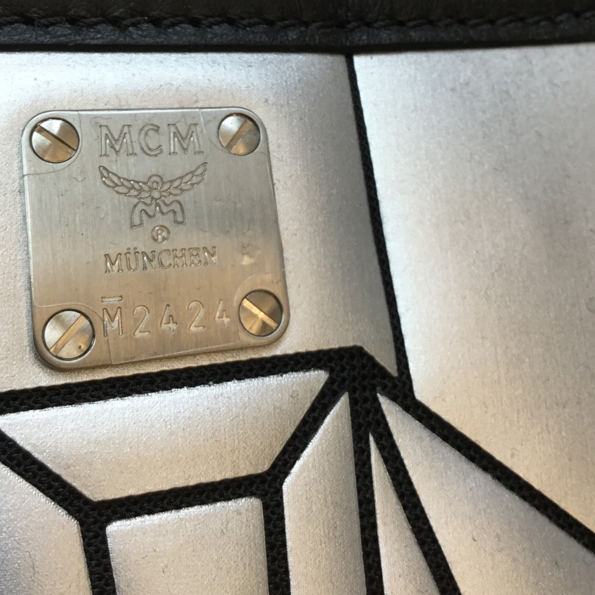 mcm/mcm 女士银色品牌logo手提包 mup 5abi03 sv001